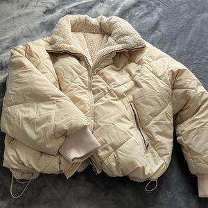 American eagle puffer jacket worn once